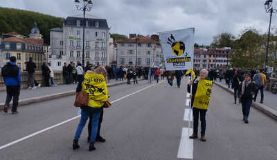 La fédération Etorkinekin Diakité à la manifestation du 1 mai 2023 à Bayonne.